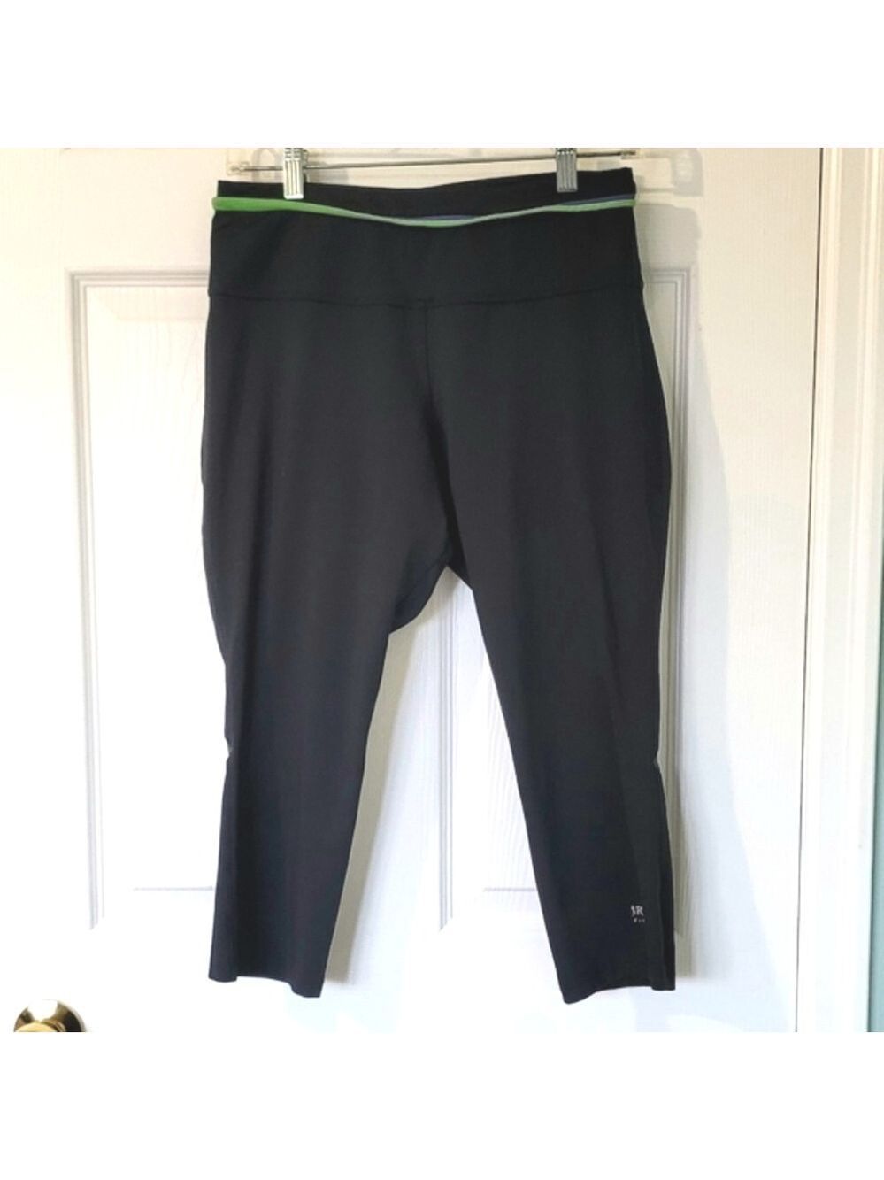 Running Room Fit Wear Women's Active Crop Pants Size M